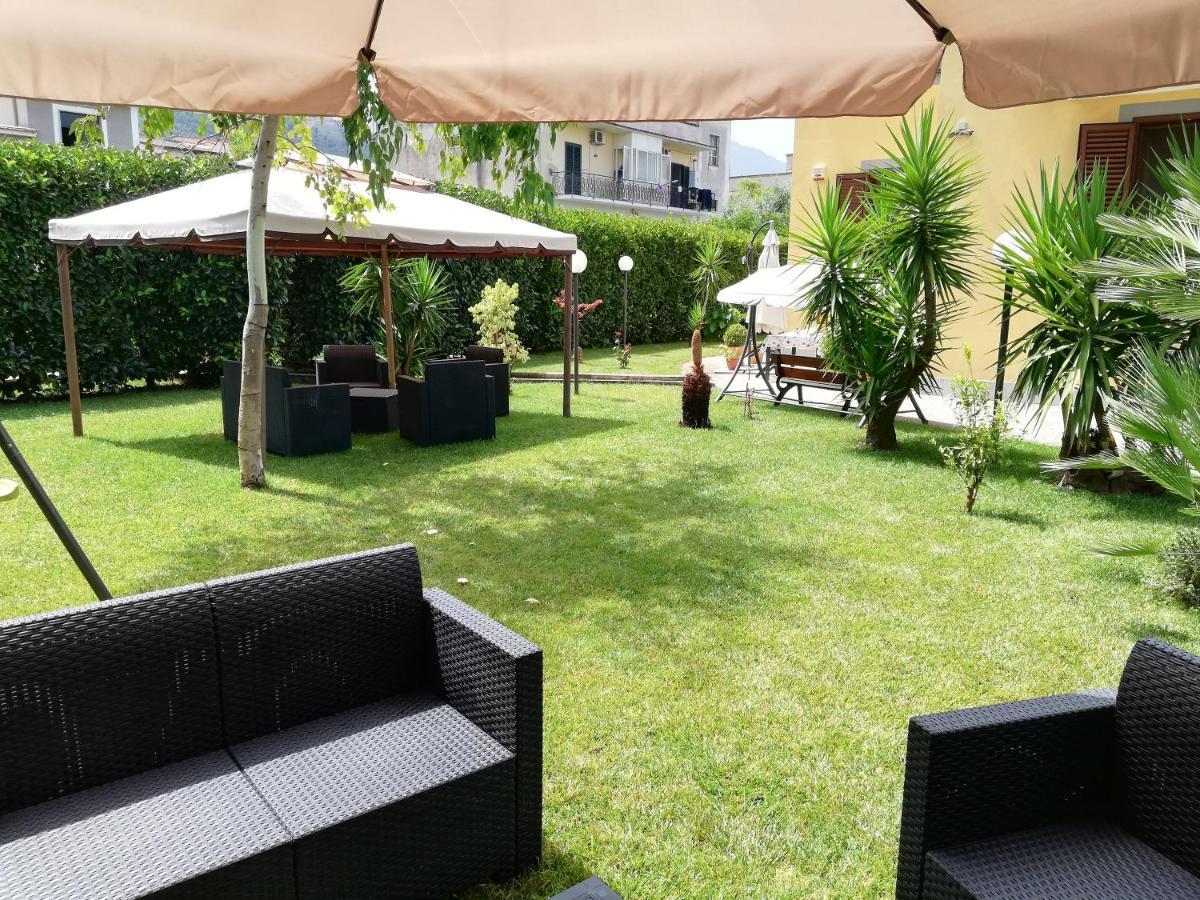 Depandance Con Piscina In Uso In Esclusivo In B&B SantʼAntonio Abate Exteriér fotografie